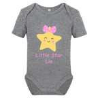 Little Star Baby Body mit Wunschname – Bio Baumwolle