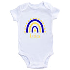 Personalisierter Baby Body mit Name Kurzarm – 100% Bio-Baumwolle OEKO-TEX – Boho Regenbogen Schwangerschaftsverkündung & Geschenk zur Geburt – Veredelt in Deutschland