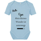 Baby Body – Schwangerschaftsverkündung Strampler – Mama, Papa, Oma & Opa- sprüchen – Kurzarm bio Baumwolle Unisex - Geschenk zur Geburt & Baby Ankündigung neugeborene Geschenk (50-56)