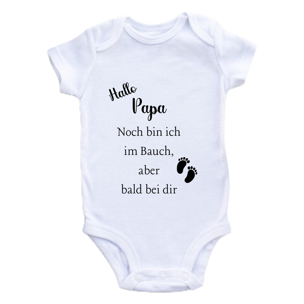 Baby Body – Schwangerschaftsverkündung Strampler – Mama, Papa, Oma & Opa- sprüchen – Kurzarm bio Baumwolle Unisex - Geschenk zur Geburt & Baby Ankündigung neugeborene Geschenk (50-56)