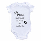 Baby Body – Schwangerschaftsverkündung Strampler – Mama, Papa, Oma & Opa- sprüchen – Kurzarm bio Baumwolle Unisex - Geschenk zur Geburt & Baby Ankündigung neugeborene Geschenk (50-56)
