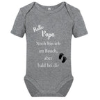Baby Body – Schwangerschaftsverkündung Strampler – Mama, Papa, Oma & Opa- sprüchen – Kurzarm bio Baumwolle Unisex - Geschenk zur Geburt & Baby Ankündigung neugeborene Geschenk (50-56)