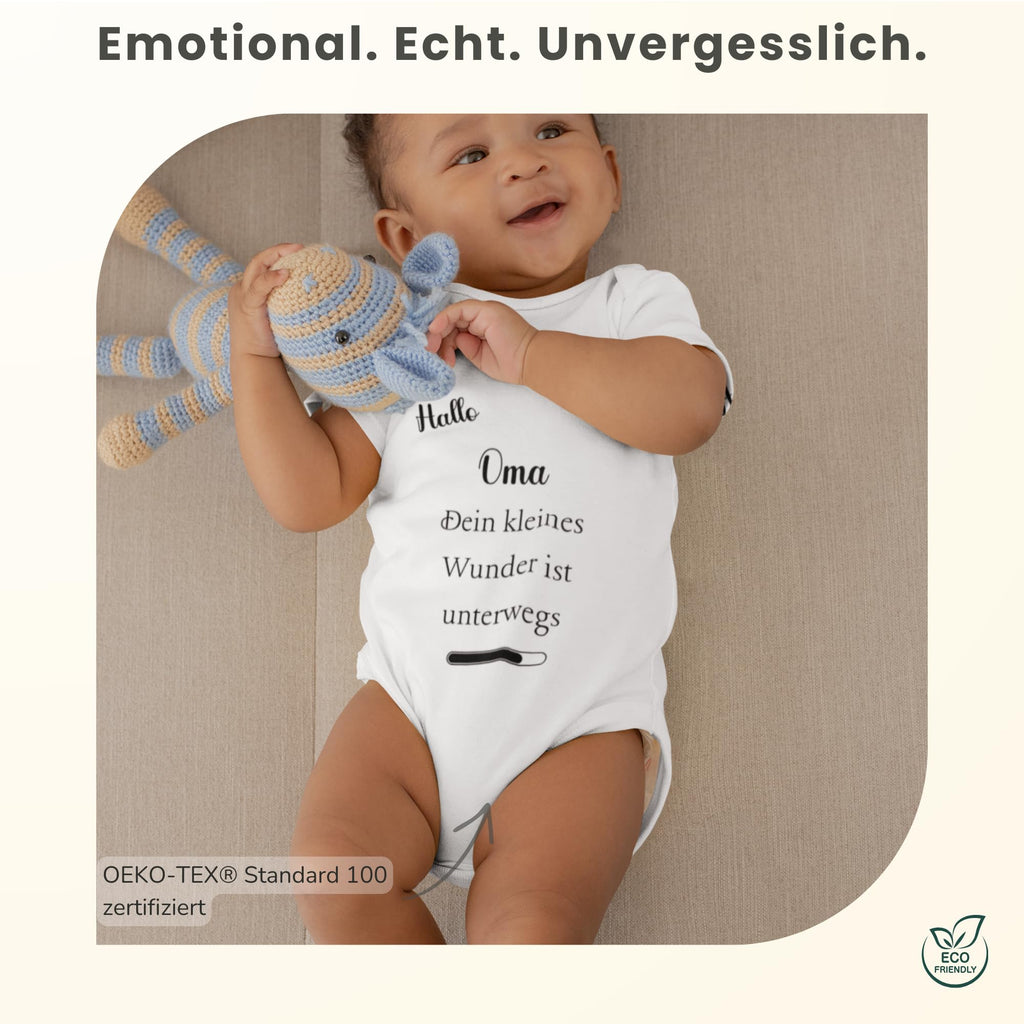 Baby Body – Schwangerschaftsverkündung Strampler – Mama, Papa, Oma & Opa- sprüchen – Kurzarm bio Baumwolle Unisex - Geschenk zur Geburt & Baby Ankündigung neugeborene Geschenk (50-56)