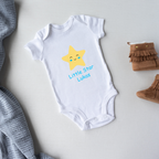Little Star Baby Body mit Wunschname – Bio Baumwolle